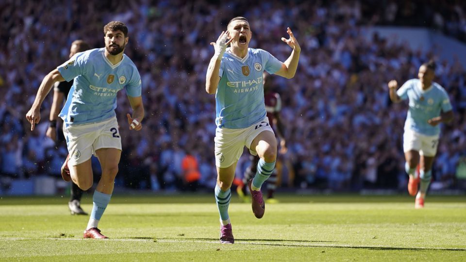 Fenomenaal Manchester City wint als eerste club voor de vierde keer op rij de Premier League