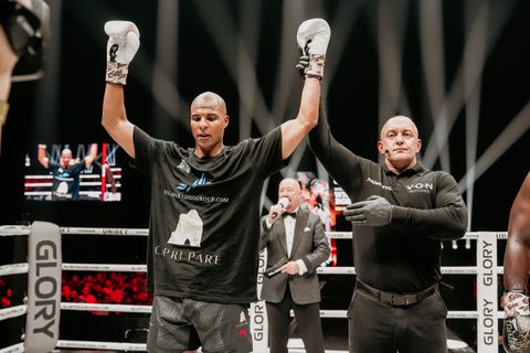 Bekijk hier de hoogtepunten van Glory 92, met de winst van Levi Rigters en titelprolongatie van Donovan Wisse