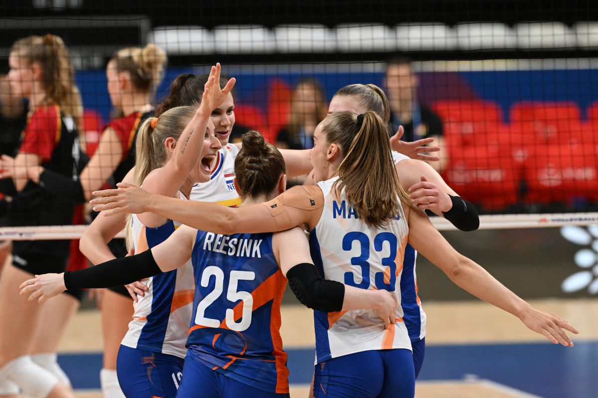 Nederlandse volleybalsters winnen van directe concurrent Duitsland in strijd om Spelen