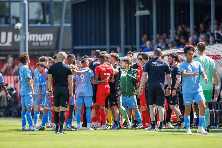 NEC-trainer Rogier Meijer bestraft voor opvallend opstootje: coach mist cruciaal duel in play-offs