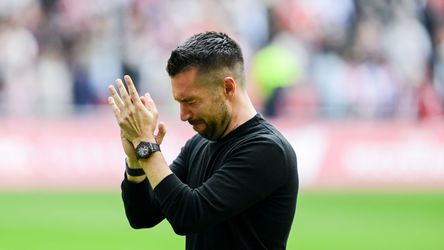 Trainer Francesco Farioli besluit om te vertrekken bij Ajax: 'Voel ik diep in mijn hart'