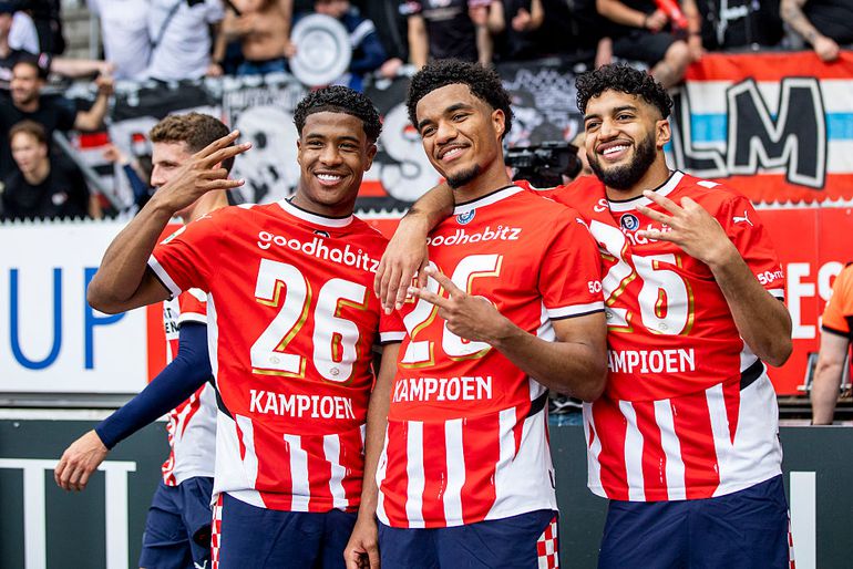 'Vriendin' van PSV'er lijkt relatie te verklappen: kampioen krijgt romantisch welkom