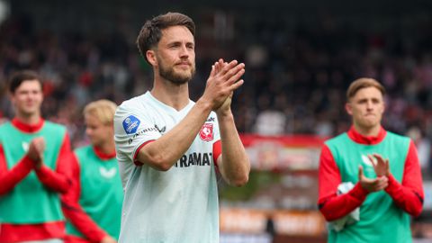 'Vitesse heeft opmerkelijke directeur op het oog: FC Twente-spits (37) in beeld'