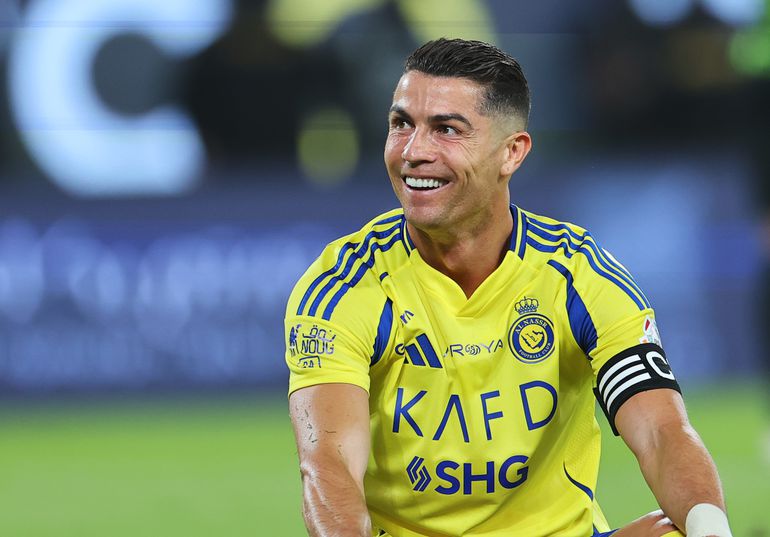 'Vertrek van Cristiano Ronaldo uit Saoedi-Arabië lonkt: toch nog deelname aan WK-clubs voor Portugese ster?'