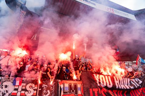 Onbegrip na onthutsende beelden van 'zielenpieten' bij titelfeest PSV: 'Waarom zou je dat doen?'