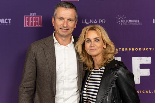 Daphne Deckers (vrouw tennisicoon Richard Krajicek) vol vragen na opmerkelijke gebeurtenis tijdens vakantie