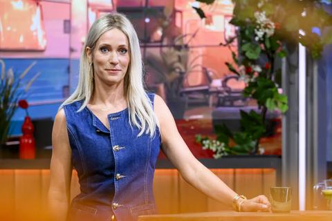 Presentatrice Hélène Hendriks (45) kampt opnieuw met fysiek ongemak: 'Ik heb alles al geprobeerd'