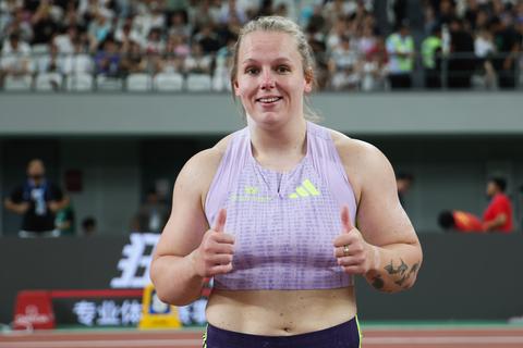 ‘Eigenwijze’ topatlete Jessica Schilder maakt indruk met weergaloze prestatie: ‘Ze hoort in rijtje met Femke Bol’