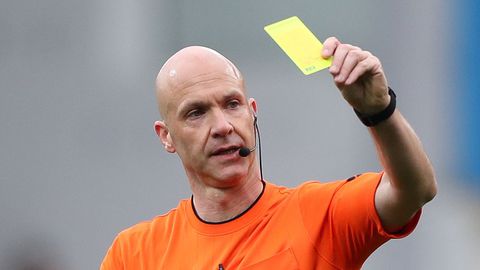 Dit is de scheidsrechter bij Nederland - Frankrijk, oude bekende van veel Oranje-spelers