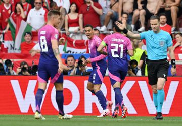 Scheidsrechter Danny Makkelie grijpt meteen hoofdrol op EK voetbal: Duitsland scoort na discutabel moment tegen Hongarije