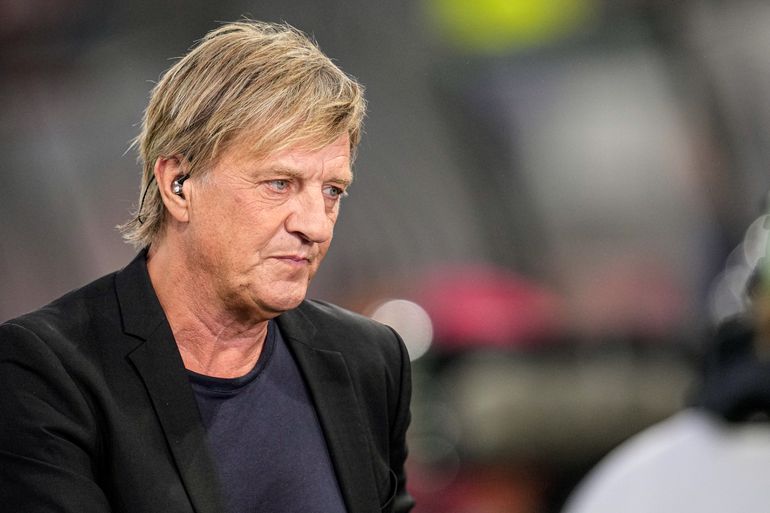 Naaktfoto van ex-topvoetballer en 'onbetwiste smaakmaker' Wim Kieft valt op: 'Zó ongemakkelijk'