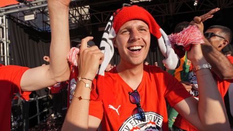 Joey Veerman geniet met vriendin Chantalle Schilder én piepjonge baby van zonvakantie