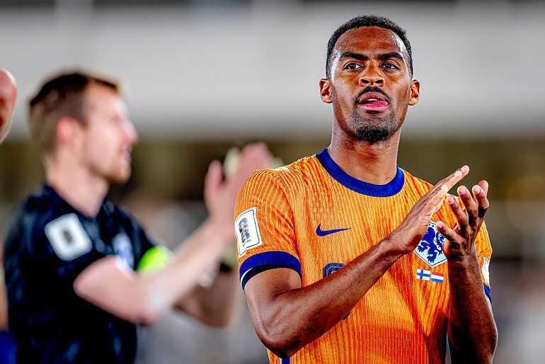 Oranje-international Ryan Gravenberch voelt zich verbonden met ander land: 'Belangrijk om iets terug te doen'