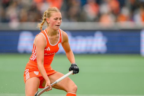 Oranje-hockeyster (21) heeft nu al last van 'vieze' berichtjes op sociale media: 'Rare mensen in m'n DM'