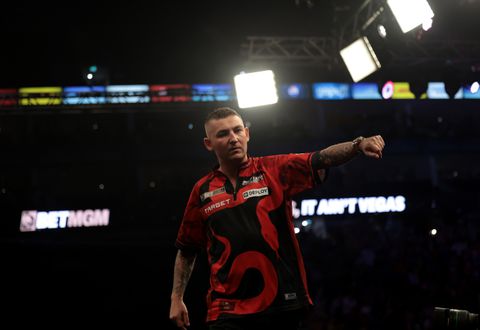 Opvallende boodschap van topdarter (33) aan jarige dochter (14): 'Je bent een nachtmerrie'