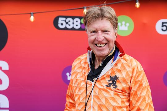 Voormalig trainer Ajax en PSV gaat frontaal in aanval op NOS-icoon: 'Hoe haal je het in je hoofd?'