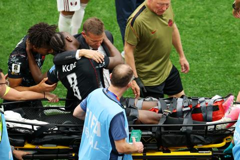 Bondscoach Canada geeft update over vreselijke blessure Ismaël Koné op WK voetbal: 'Al onze vreugde verdween'