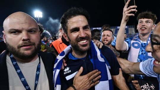 Cesc Fàbregas wordt trainer bij de club waar hij zijn spelersloopbaan afsloot