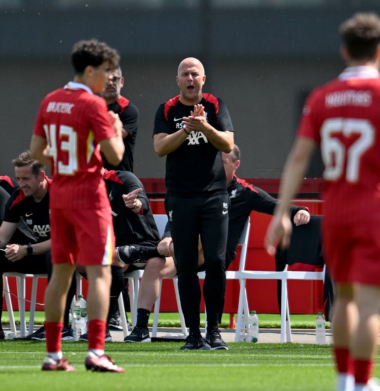 Arne Slot verliest eerste oefenwedstrijd met Liverpool, speeltijd voor PSV-target dat wil vertrekken