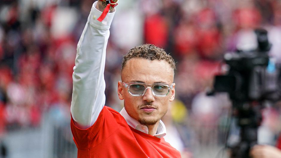 PSV scoort met video over waar de club voor staat: 'Noa Lang is zeker niet van hier'