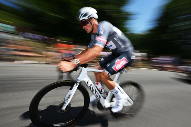 Weinig sprake van overgangsetappe in Tour de France: Mathieu van der Poel ruikt kansen in rit 15