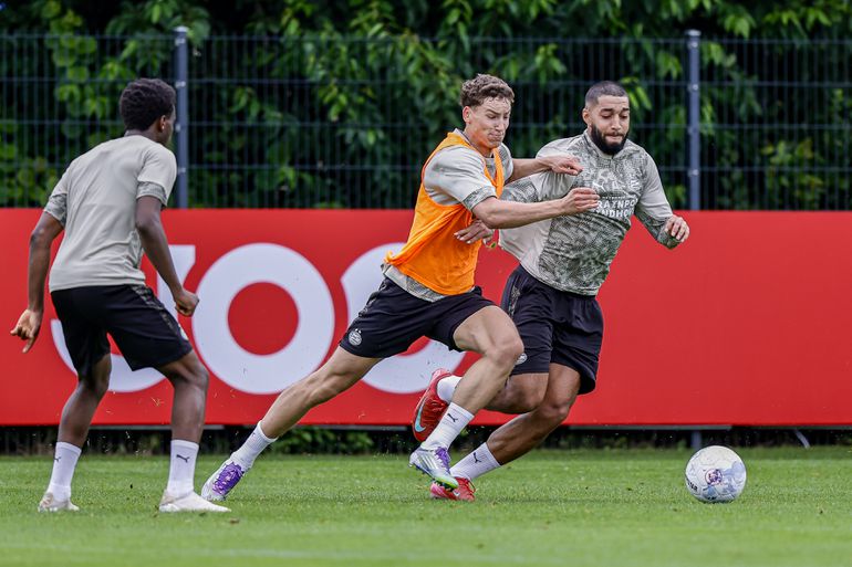 PSV’er Ismael Saibari deelt krankzinnige droom van ploeggenoot die werkelijkheid werd: ‘Ook ik geloofde het niet meer’