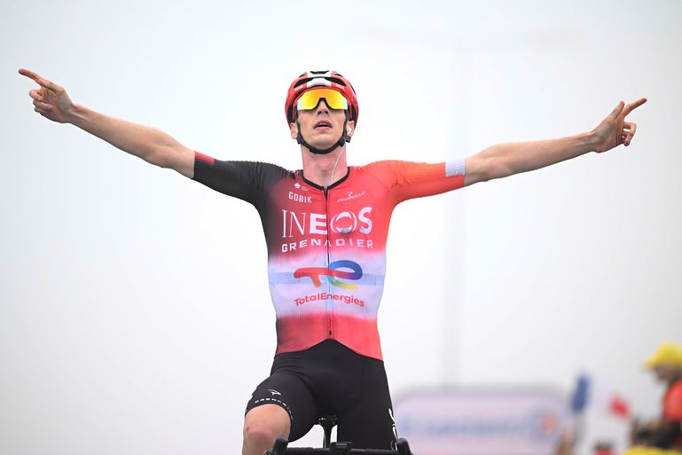 Topwielrenner Thymen Arensman verdient flinke smak prijzengeld met sensationele zege in Tour de France