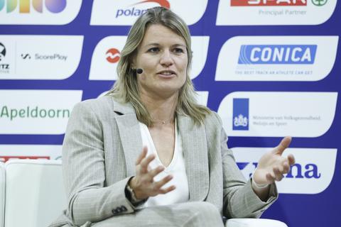 Sporticoon Dafne Schippers (34) mengt zich in discussie over close-ups van billen op de atletiekbaan