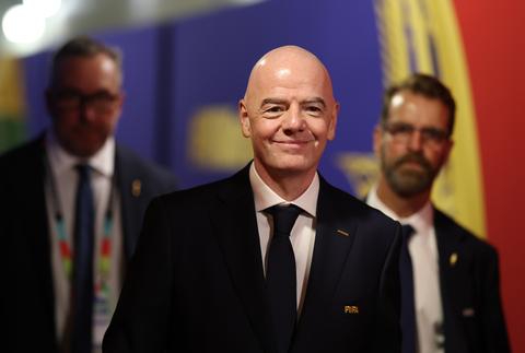FIFA en Gianni Infantino halen in vurig statement uit naar media na felle kritiek op WK-plannen
