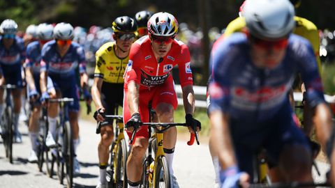 Wout van Aert wint derde etappe Vuelta en pakt eerste zege in bijna half jaar