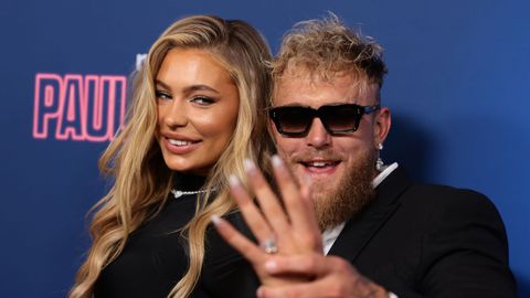 Topschaatsster Jutta Leerdam krijgt advies na zeer vreemde actie van Jake Paul: 'Je kan nu nog vluchten, meid'