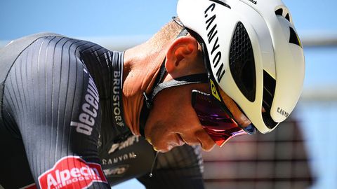 Toprenner Mathieu van der Poel ziet doemscenario al voor zich bij rentree na harde val: 'Hopelijk niet weer'