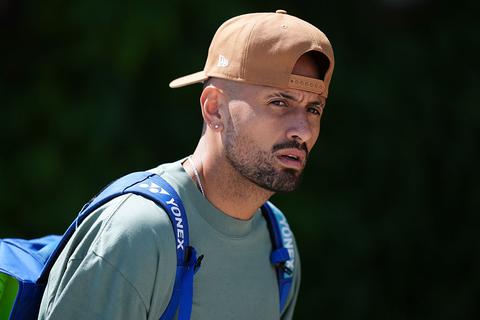 Gevallen toptennisser Nick Kyrgios (31) doet bizarre bekentenis: 'Ik heb een enorme fout gemaakt'