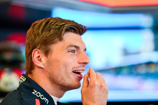 Voorzichtige Max Verstappen vreest voor GP van Singapore na vijfde plek van vorig jaar: 'Ik mik op Q3'