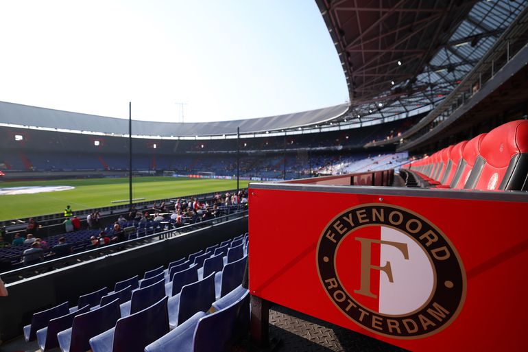 'Bayer Leverkusen-fans dreigen in Rotterdam met boksbeugels', veel vertraging richting Champions League-duel Feyenoord