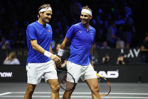 Tennisicoon Roger Federer hint op rentree met Rafael Nadal: ‘Ik weet dat hij ervoor open staat’