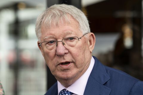 Voetballegende Sir Alex Ferguson onthult tragisch persoonlijk verhaal: 'Ik zat thuis opgesloten'