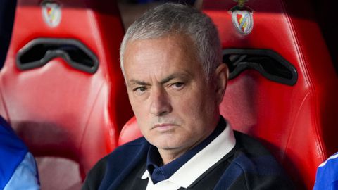 Toptrainer José Mourinho haalt snoeihard uit naar oude club: 'Niet mijn niveau waardig'