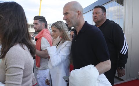 Zoon van voetbalicoon Zinedine Zidane stapt over van Frankrijk naar ander land