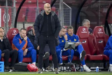 Peter Bosz baalt ondanks zege van PSV na topper tegen AZ: 'Ik heb me kapot geërgerd'