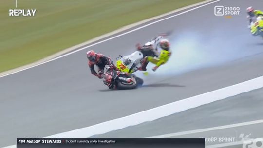 Sensationele crash in MotoGP: coureurs katapulteren met hoge snelheid over het asfalt