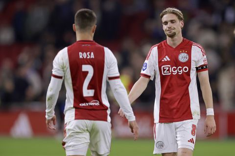 Ajax-speler Kenneth Taylor las opmerkelijke woorden van Alex Kroes: 'Wat dat doet met ons?'