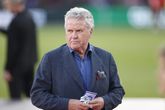 Guus Hiddink voetbalt nog altijd een balletje mee.