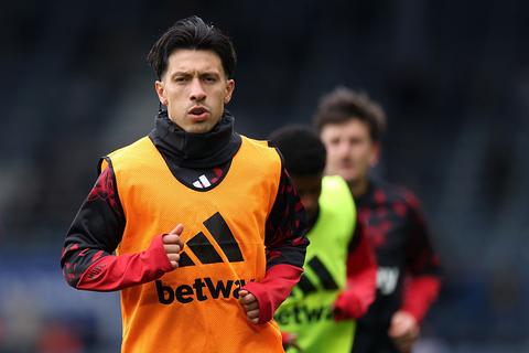 Opvallende wissel oud-Ajax-verdediger gooit olie op het vuur bij Engelse topploeg Manchester United