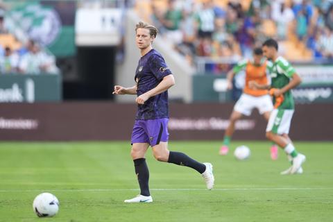 Barcelona-trainer heeft opvallend plan met herstelde Frenkie de Jong voor Champions League-duel met PSG