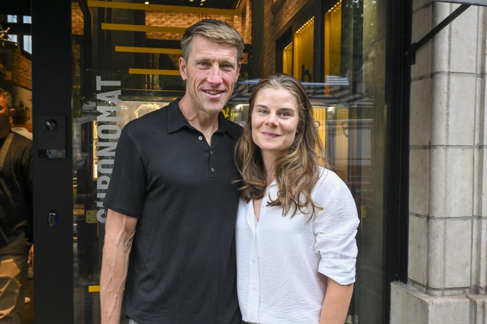 Toprenster Lotte Kopecky (30) en veel oudere man Axel Merckx gaan van ...