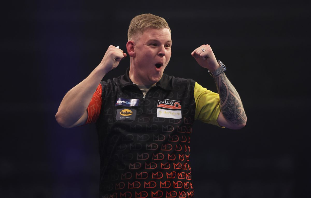 Darter Mike De Decker spoelt zure nederlaag tegen Luke Littler weg met lekkere prijzenpot in andere sport