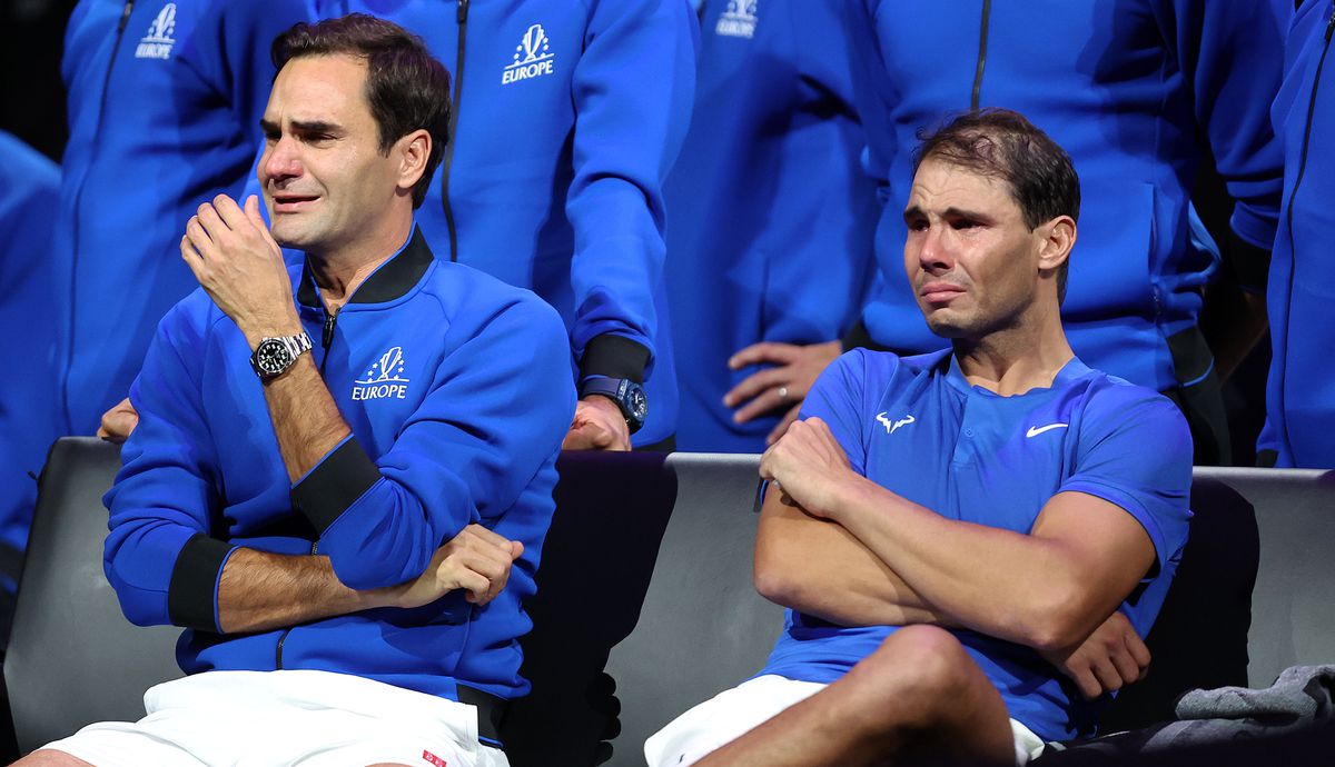 Emotionele Roger Federer brengt ode aan oude rivaal Rafael Nadal: 'Dat betekende alles voor me'