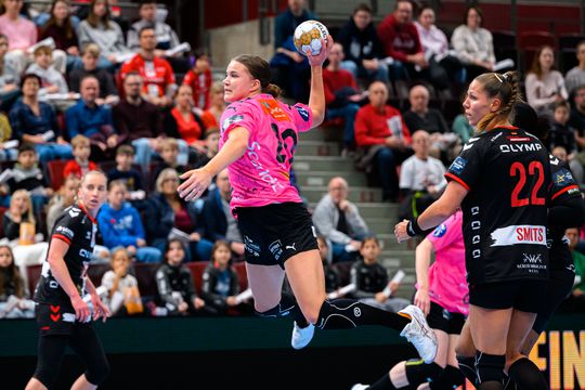 Nu Estavana Polman en Laura van der Heijden ontbreken, moeten andere handbalsters opstaan: 'Even wennen'