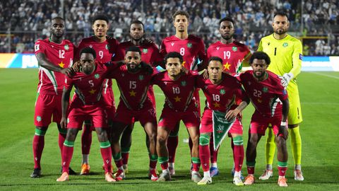 De spelers van Suriname tegen Guatemala © AP
